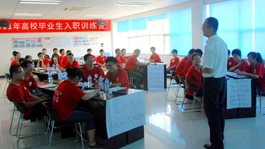 加強銷售隊伍建設，提升專業(yè)營銷形象